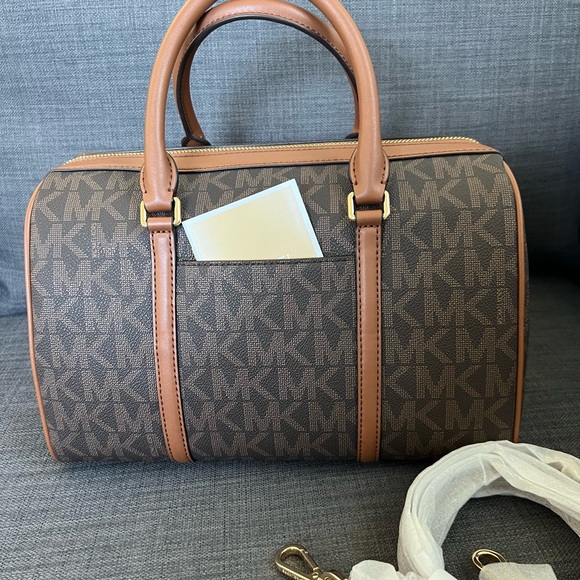 NWT MICHAEL KORS MEDIUM DAFFLE SATCHEL HANDBAG - Picture 4 of 8